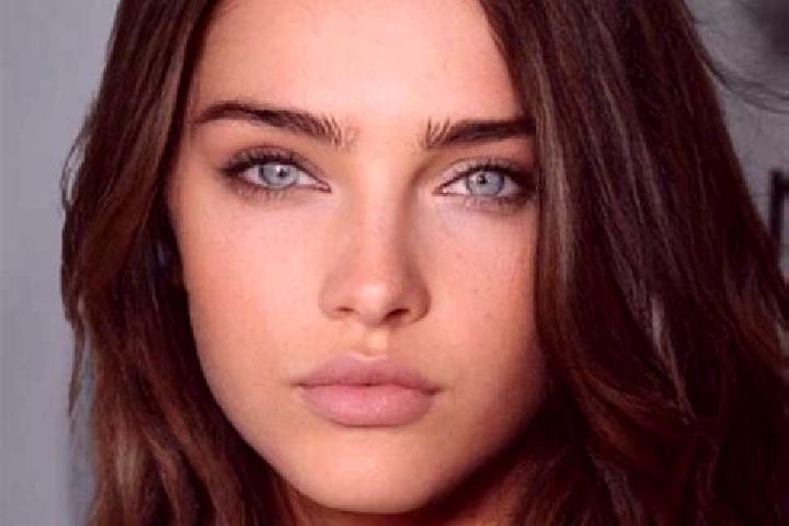 Eva, 27, a brunette blue-eyed middle eastern companion based in Geyikli. Offering Massage, Couples, CIM, Dinner Date. Available for incall and outcall, day a...