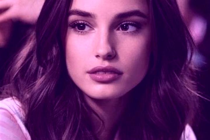 Eva, 27, a brunette brown-eyed slavic companion based in Hergisdorf. Offering Striptease, 69, Overnight, Dinner Date. Available for incall and outcall, day a...