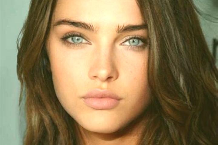 Eva, 27, a brunette grey-eyed european companion based in Rezovac. Offering Striptease, Party Girl, OWO, Deep French Kissing. Available for incall and outcal...