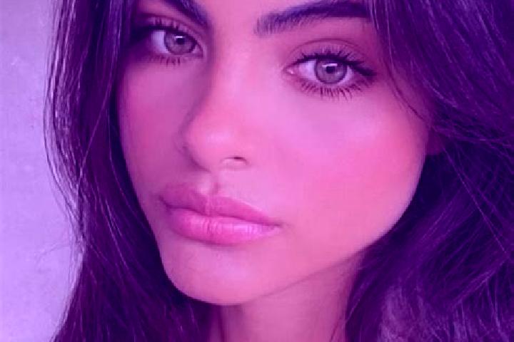 Eva, 27, a chestnut green-eyed indian companion based in Inglewood. Offering Dinner Date, CIM, Striptease. Available for incall and outcall, overnight bookin...