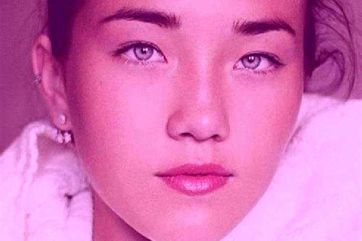 Eva, 27, a chestnut grey-eyed caucasian companion based in Carratraca. Offering Couples, Fetish, Duos. Available for incall and outcall, overnight bookings a...