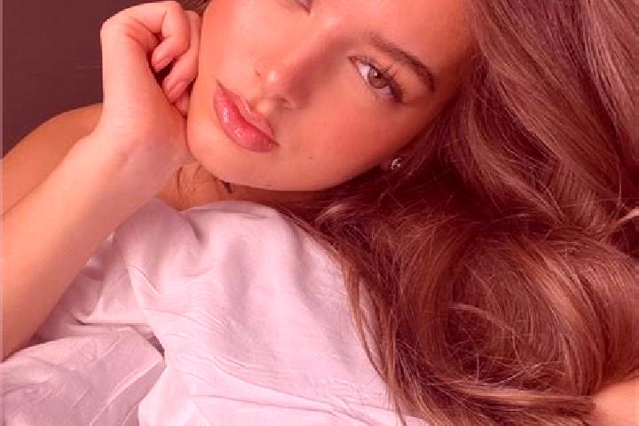 Eva, 27, a chestnut hazel-eyed european companion based in Raaswater. Offering Overnight, Massage, Dinner Date. Available for incall and outcall, day and eve...