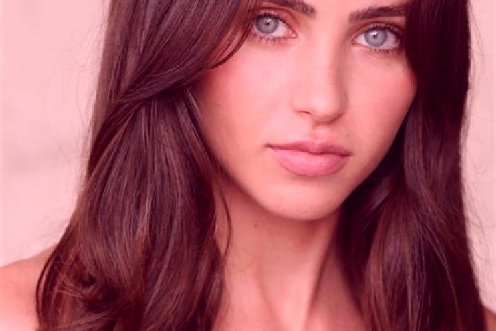 Eva, 27, a dark blonde brown-eyed latina companion based in Angues. Offering Overnight, Domination, Roleplay, Erotic Massage. Available for incall and outcal...