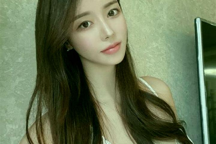 Eva, 27 — Escort in Gekeng, China