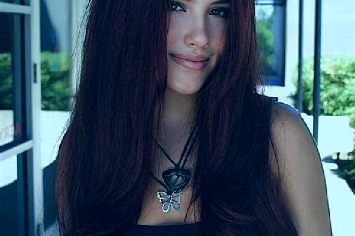 Eva, 28, a auburn dark-eyed latina companion based in Pitsea. Offering BDSM, Roleplay, Fetish, Party Girl. Available for incall and outcall, overnight bookin...