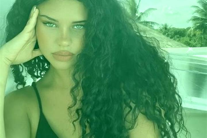 Eva, 28, a black grey-eyed latina companion based in La Verpilliere. Offering Dinner Date, Party Girl, Massage. Available for incall and outcall, overnight b...