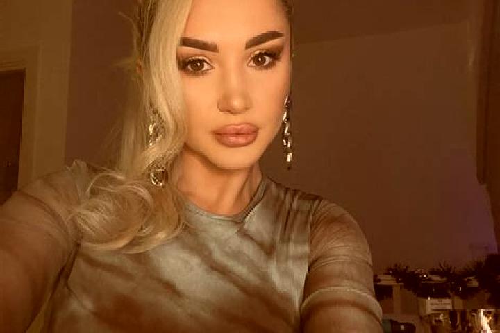 Eva, 28, a blonde dark-eyed middle eastern companion based in Bonga. Offering Girlfriend Experience, Massage, Fetish, Travel Companion. Available for incall ...