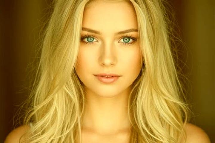 Eva, 28, a blonde grey-eyed mixed companion based in Santa Apolonia. Offering Striptease, Duos, Couples, Tantra. Available for incall and outcall, day and ev...