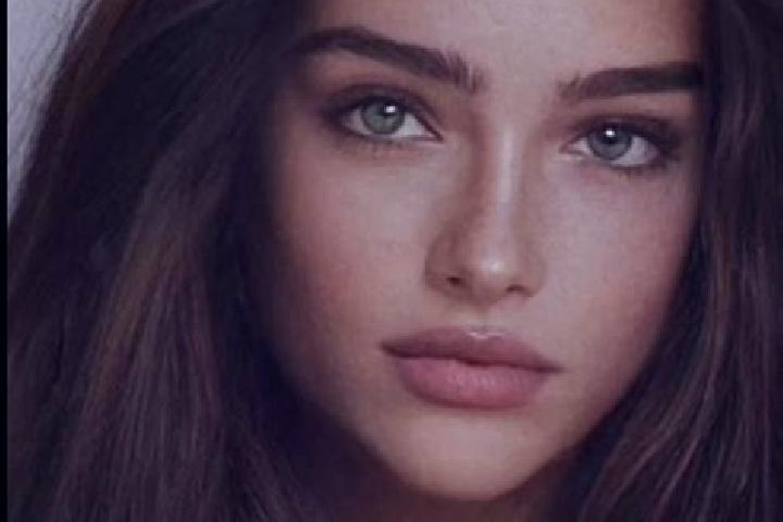 Eva, 28, a chestnut grey-eyed caucasian companion based in Cocalinho. Offering Dinner Date, A-Level, Travel Companion. Available for incall and outcall, day ...