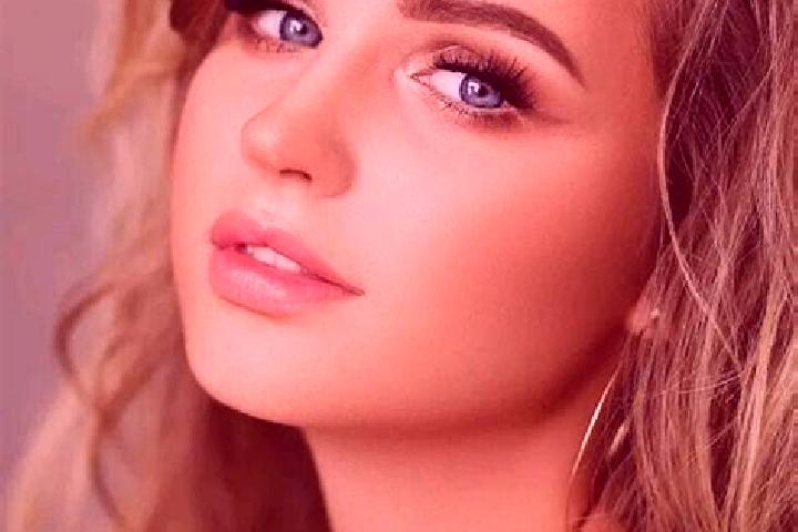 Eva, 28, a dark blonde blue-eyed caucasian companion based in Sinop. Offering A-Level, Roleplay, Fetish, Travel Companion. Available for incall and outcall, ...
