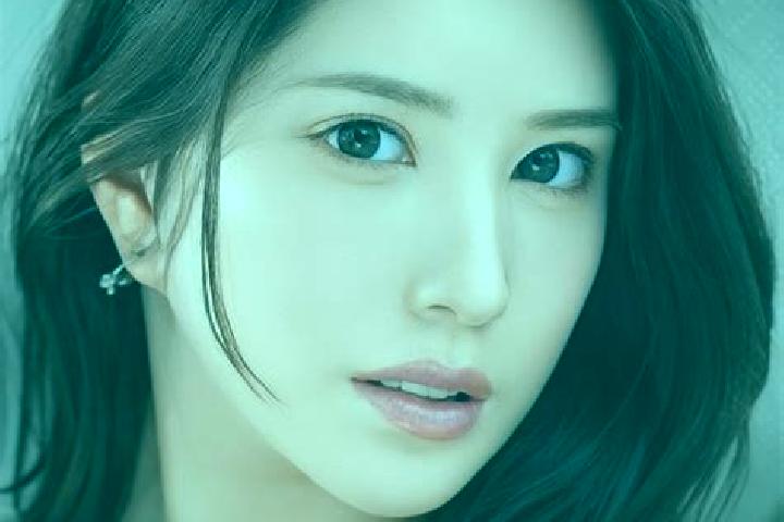 Eva, 28 — Escort in Nagi, Japan
