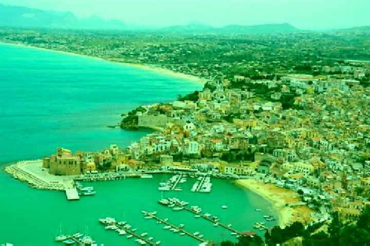 Eva, 29, a auburn green-eyed mediterranean companion based in Castellammare del Golfo. Offering Travel Companion, Fetish, Prostate Massage. Available for inc...
