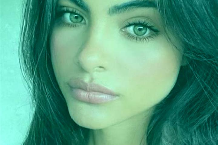 Eva, 29, a black hazel-eyed european companion based in Piploda. Offering GFE, CIM, Couples. Available for incall and outcall, overnight bookings available.