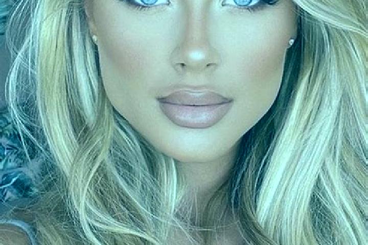 Eva, 29, a blonde blue-eyed latina companion based in Budapest II. keruelet. Offering Party Girl, Massage, CIM. Available for incall and outcall, overnight b...
