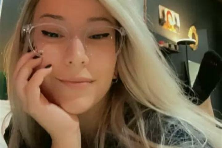 Eva, 29, a blonde grey-eyed caucasian companion based in Avonmore. Offering GFE, Overnight, A-Level, Erotic Massage. Available for incall and outcall, overni...