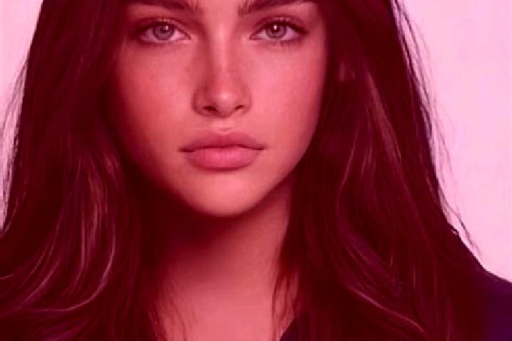 Eva, 29, a brunette blue-eyed ebony companion based in Dizaj-e Jamshid Khan. Offering Duos, 69, CIM. Available for incall and outcall, day and evening dates.