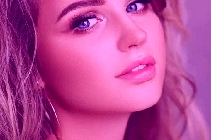 Eva, 29, a dark blonde blue-eyed caucasian companion based in Pineridge. Offering 69, Girlfriend Experience, Prostate Massage. Available for incall and outca...