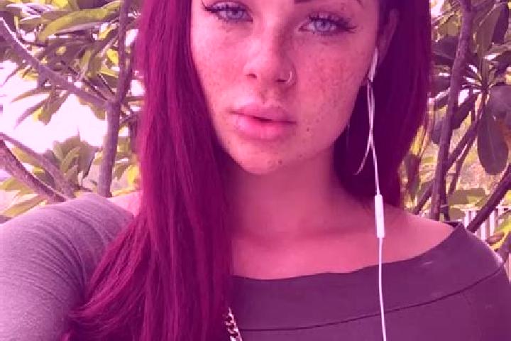 Eva, 29, a red brown-eyed slavic companion based in Rairiz de Veiga. Offering Party Girl, Duos, Dinner Date. Available for incall and outcall, day and evenin...