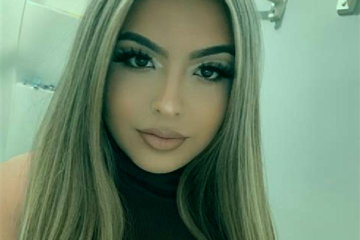 Eva, 30, a blonde amber-eyed latina companion based in Dromod. Offering Overnight, Travel Companion, Striptease. Available for incall and outcall, day and ev...