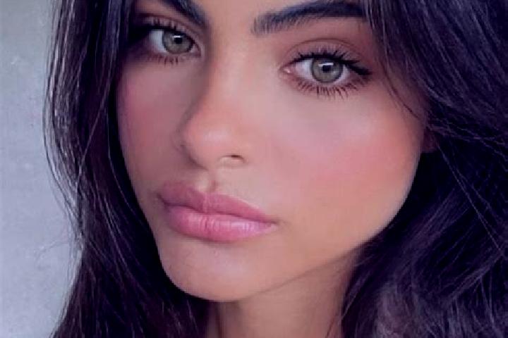 Eva, 30, a blonde dark-eyed indian companion based in Alvand. Offering Erotic Massage, Massage, Tantra. Available for incall and outcall, overnight bookings ...