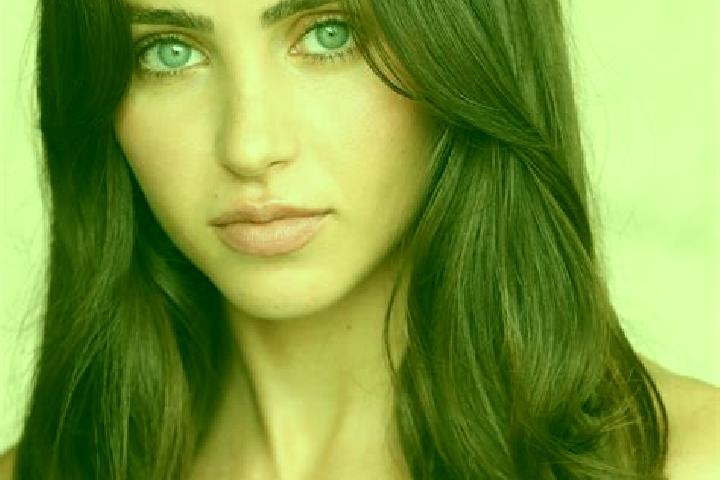 Eva, 30, a brunette amber-eyed latina companion based in Plomosas. Offering Roleplay, Tantra, Striptease. Available for incall and outcall, day and evening d...