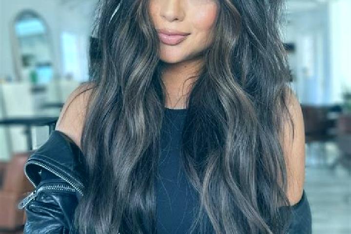 Eva, 30, a brunette dark-eyed mixed companion based in Mantasoa. Offering Massage, Couples, 69, CIM. Available for incall and outcall, day and evening dates.