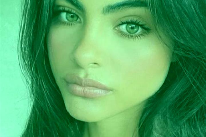 Eva, 30, a brunette green-eyed caribbean companion based in Constancia del Rosario. Offering Couples, Erotic Massage, Striptease, Roleplay. Available for inc...