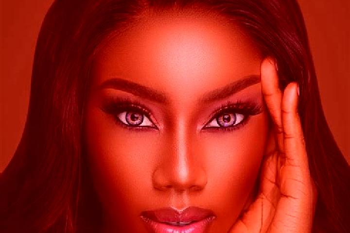 Eva, 30, a chestnut blue-eyed ebony companion based in La Roche. Offering Domination, OWO, GFE. Available for incall and outcall, day and evening dates.