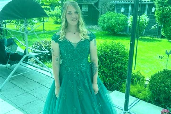 Eva, 30 — Escort in Rath-Anhoven, Germany