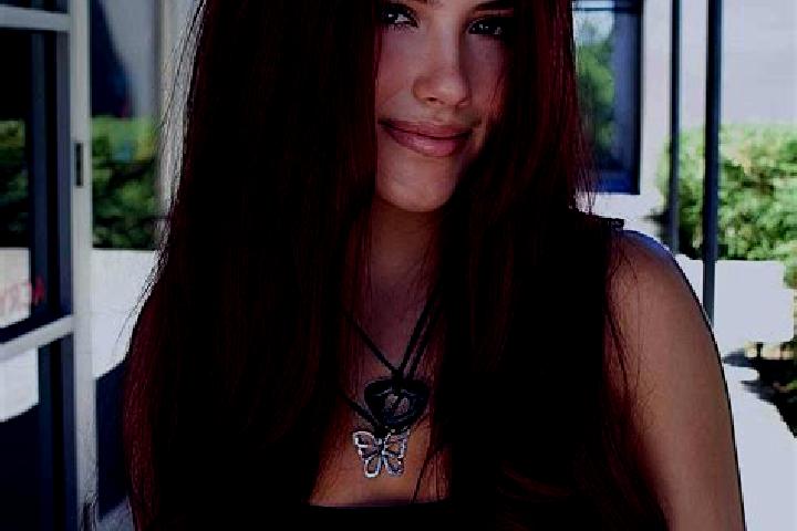Eva, 31, a auburn brown-eyed middle eastern companion based in Miliyeve. Offering Massage, GFE, Dinner Date, Roleplay, Striptease. Available for incall and o...