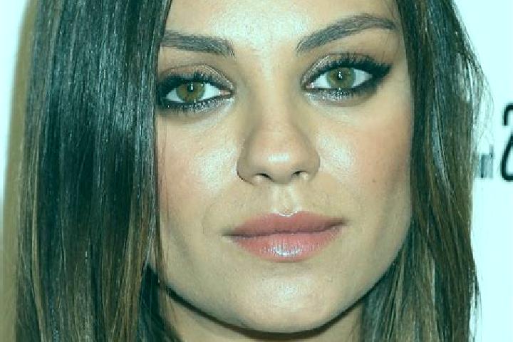 Eva, 31, a auburn hazel-eyed asian companion based in Luando. Offering Duos, Prostate Massage, BDSM, Party Girl. Available for incall and outcall, day and ev...