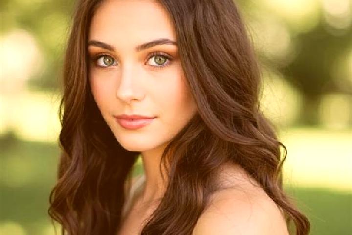 Eva, 32, a brunette hazel-eyed caucasian companion based in Bereblo. Offering Tantra, 69, Couples, Deep French Kissing, Overnight. Available for incall and o...