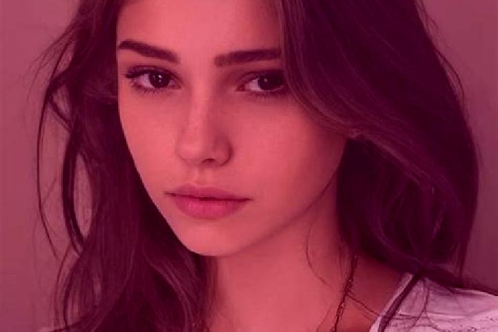 Eva, 32, a chestnut hazel-eyed slavic companion based in Covasna. Offering GFE, Duos, Girlfriend Experience, Massage. Available for incall and outcall, day a...