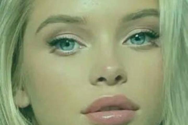 Eva, 32, a dark blonde blue-eyed slavic companion based in M basso agni. Offering Tantra, Dinner Date. Available for incall and outcall, day and evening dates.