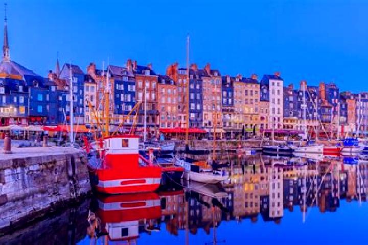 Eva, 32 — Escort in Honfleur, France