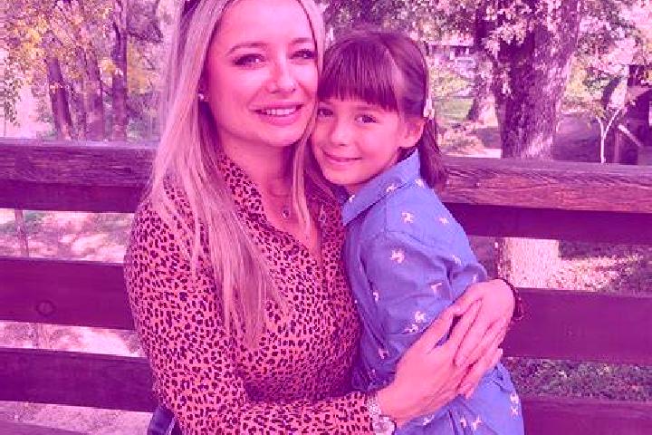 Eva, 32 — Escort in Poienarii Apostoli, Romania