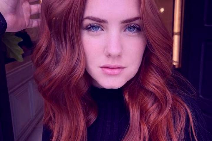 Eva, 33, a auburn blue-eyed middle eastern companion based in Gramat. Offering Overnight, BDSM, Dinner Date. Available for incall and outcall, overnight book...