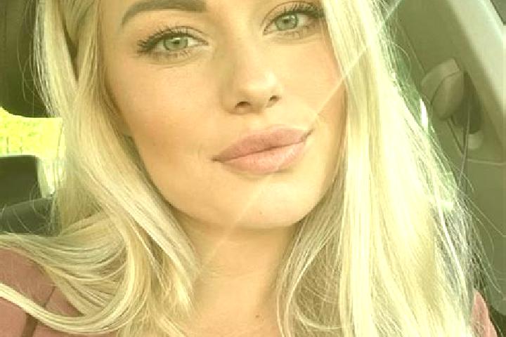 Eva, 33, a blonde hazel-eyed middle eastern companion based in Perthville. Offering GFE, Girlfriend Experience, Striptease, Erotic Massage, OWO. Available fo...