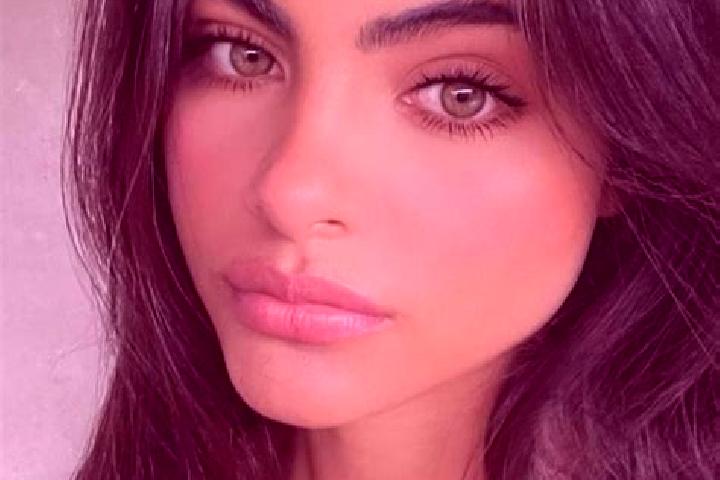Eva, 33, a brunette green-eyed middle eastern companion based in Worland. Offering Girlfriend Experience, Dinner Date, 69, GFE, Roleplay. Available for incal...