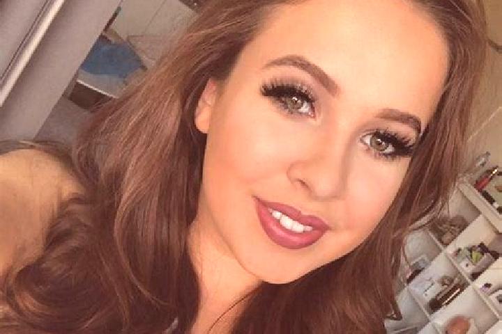 Eva, 33, a chestnut dark-eyed european companion based in Point Roberts. Offering CIM, Massage, Roleplay, Girlfriend Experience, Erotic Massage. Available fo...