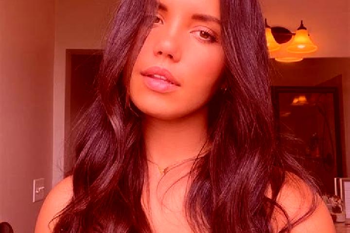 Eva, 33 — Escort in Chenoa, United States