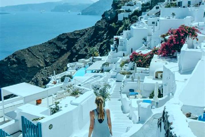 Eva, 33 — Escort in Oia, Greece