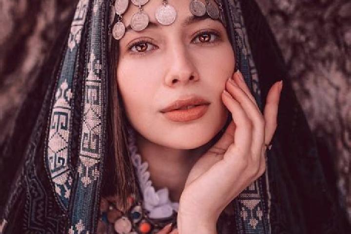 Eva, 33 — Escort in Rud Avar, Iran