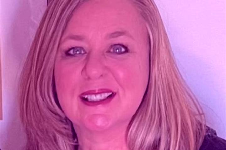 Eva, 33 — Escort in Waterman, United States