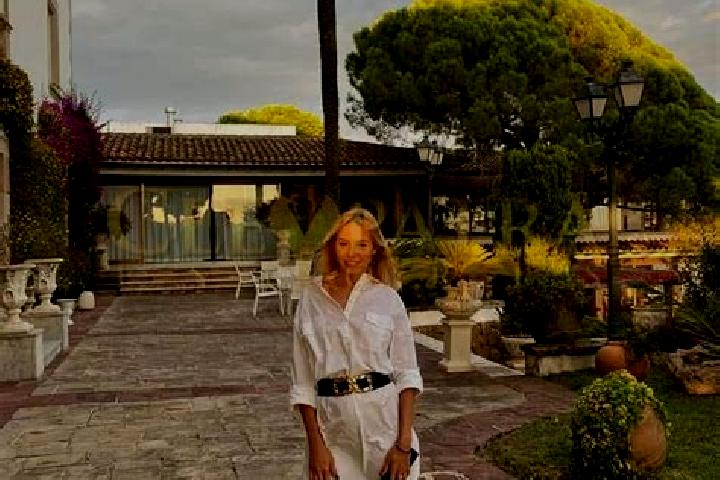 Eva, 34, a blonde green-eyed slavic companion based in Bellaria-Igea Marina. Offering OWO, Couples, Prostate Massage. Available for incall and outcall, overn...