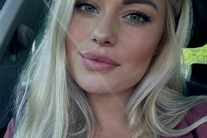 Eva, 34, a blonde hazel-eyed mixed companion based in Buras. Offering CIM, Duos, Party Girl. Available for incall and outcall, overnight bookings available.