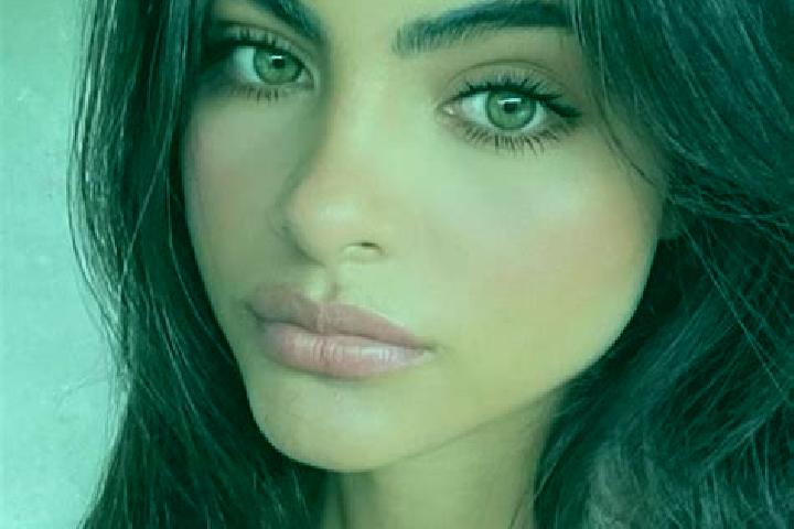Eva, 34, a brunette green-eyed european companion based in Millepini. Offering A-Level, Tantra, Couples. Available for incall and outcall, day and evening da...