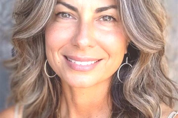 Eva, 34, a brunette grey-eyed european companion based in Pilalchen. Offering OWO, CIM, 69, Domination. Available for incall and outcall, day and evening dates.
