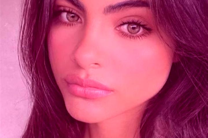 Eva, 34, a chestnut green-eyed indian companion based in Guasticce. Offering Domination, Deep French Kissing, Travel Companion, Girlfriend Experience, Overni...