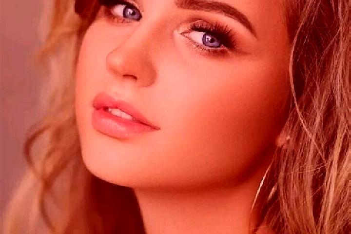 Eva, 34, a dark blonde blue-eyed caribbean companion based in Binglincha. Offering BDSM, Erotic Massage, Tantra, Duos, Deep French Kissing. Available for inc...